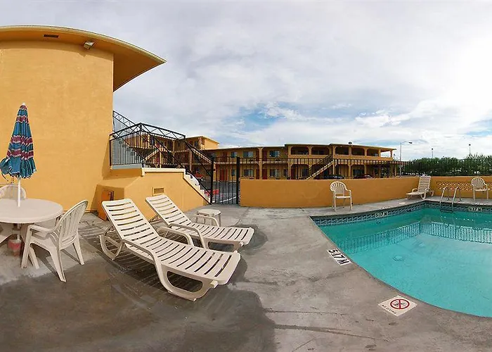 Econo Hotel