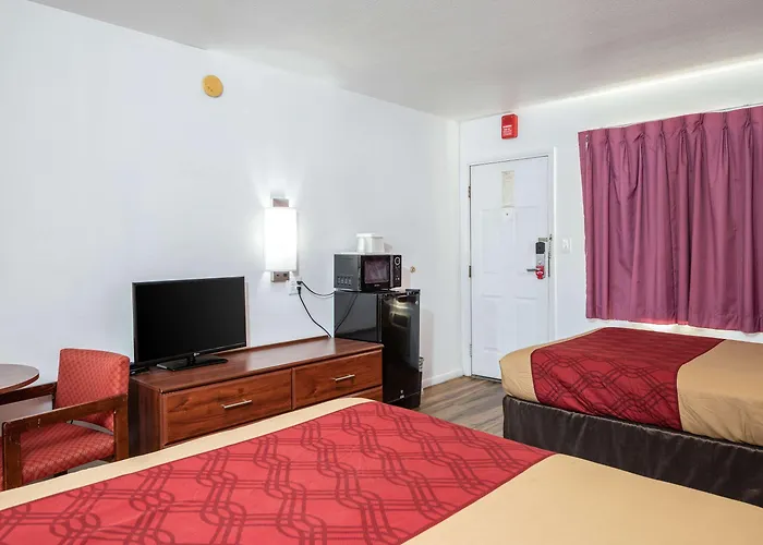 Econo Hotel