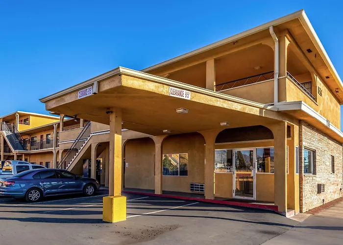 Econo Hotel