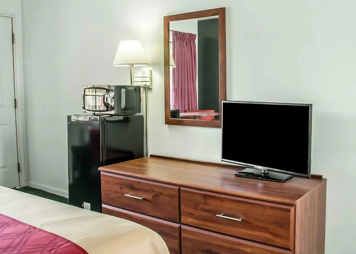 Econo Hotel 2*